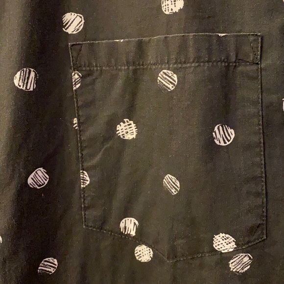 GLOBE - Short-Sleeve Button up (circles) - Picture 3 of 5
